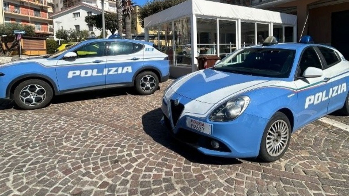 Crotone, deve scontare un anno per truffa: la Polizia arresta una donna - Foto Uff. Stampa Questura di Crotone 