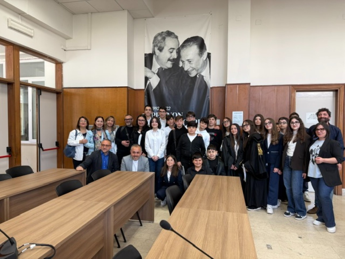 Processo simulato al Tribunale, studenti protagonisti contro il cyberbullismo - Foto: Uff. Stampa IC Papanice Alfieri 