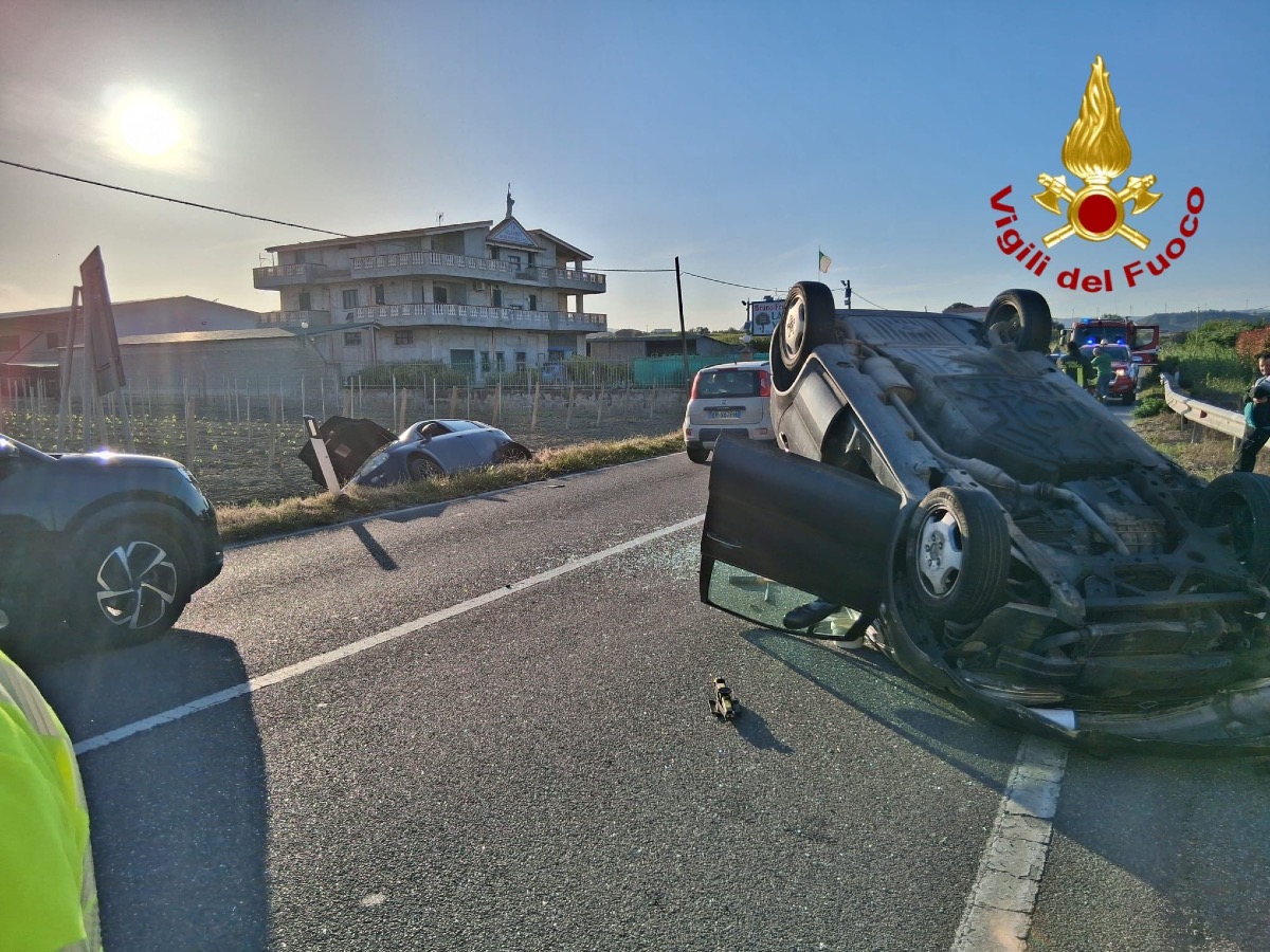 Incidente sulla Statale 106 a Strongoli Marina - 