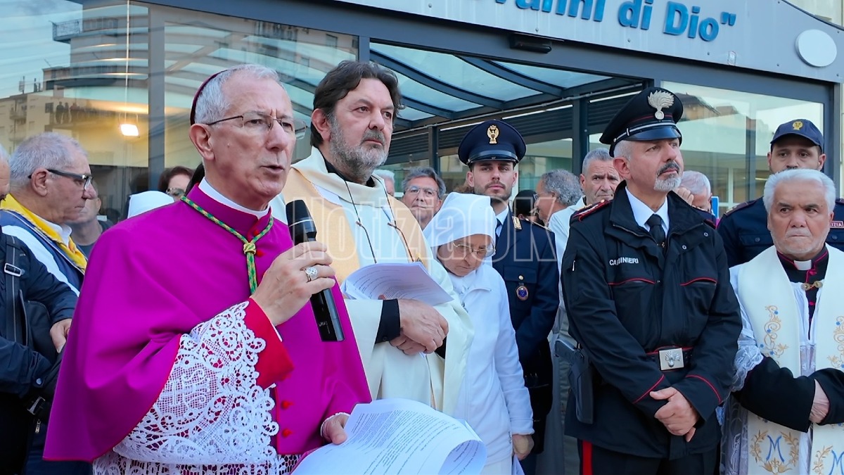 (VIDEO) Monsignor Caiazzo in ospedale: «Con Maria incontriamo l’umanità sofferente» - Foto: Redazione 