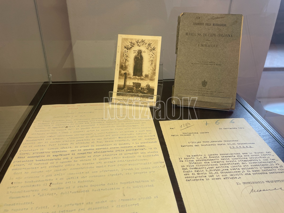 Dai treni, alle processioni, al Settennalle: i manifesti storici della Madonna di Capocolonna - Foto: Redazione 