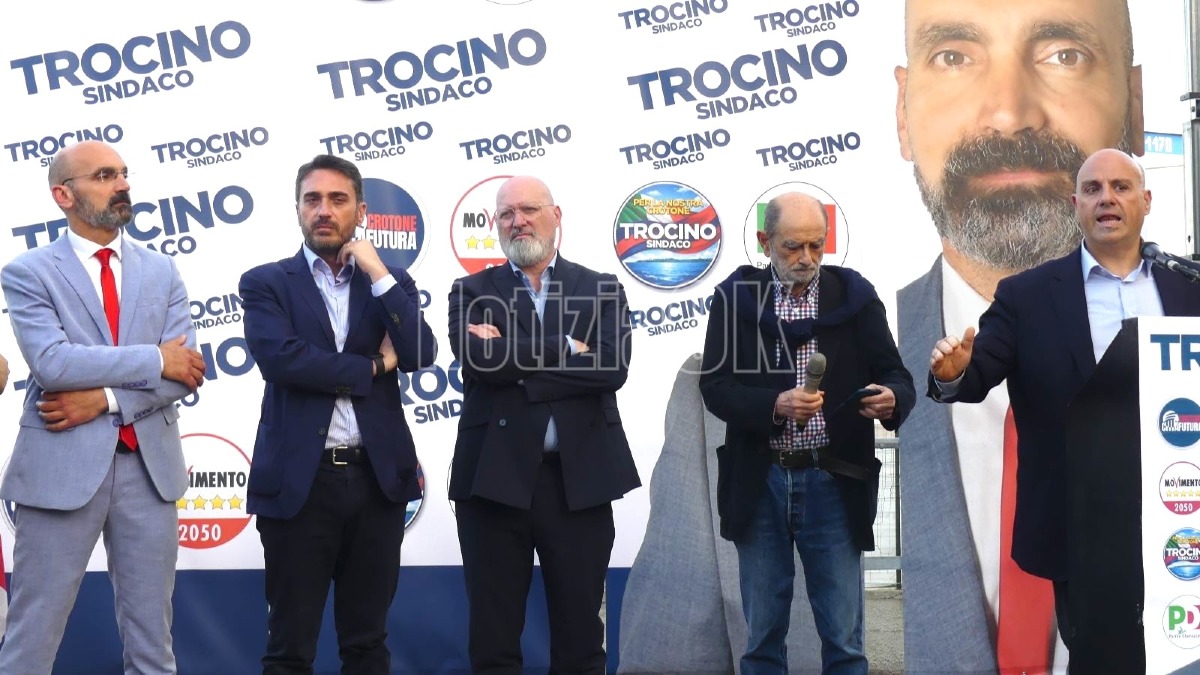 (VIDEO) “Crotone governata male”: l’attacco di Bonaccini dal palco Pd - Foto: Redazione 