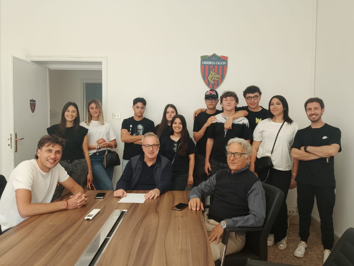 Partite del Cuore al Marulla, gli studenti incontrano il Cosenza Calcio - 