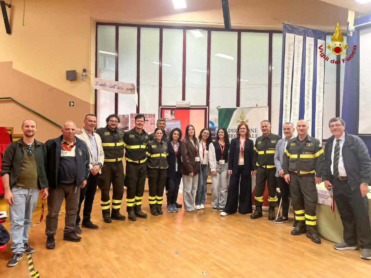 Formazione con i Vigili del Fuoco: sicurezza e prevenzione al Liceo “Filolao” di Crotone - Foto: Uff. Stampa Comando dei Vigili del Fuoco di Crotone
