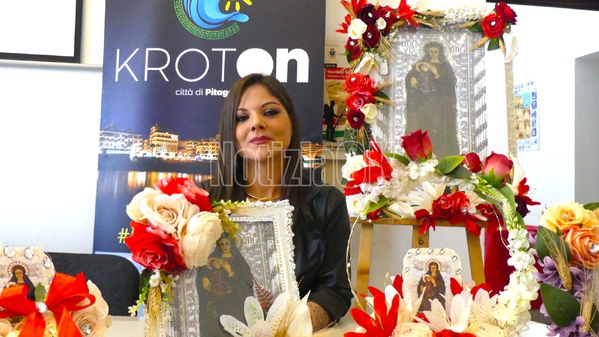 Settennale, fiori e spighe per la Madonna: l’arte devota di Vera Perna - Foto: Redazione 