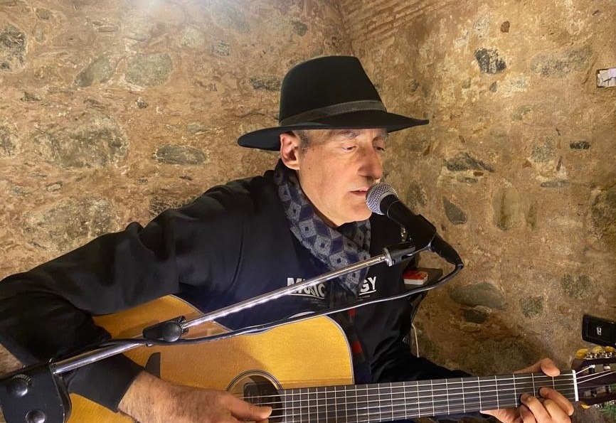Carlo Lucisano presenta il nuovo album in dialetto “Il lamento delle pecore” - Foto Uff. Stampa Informa Notizie
