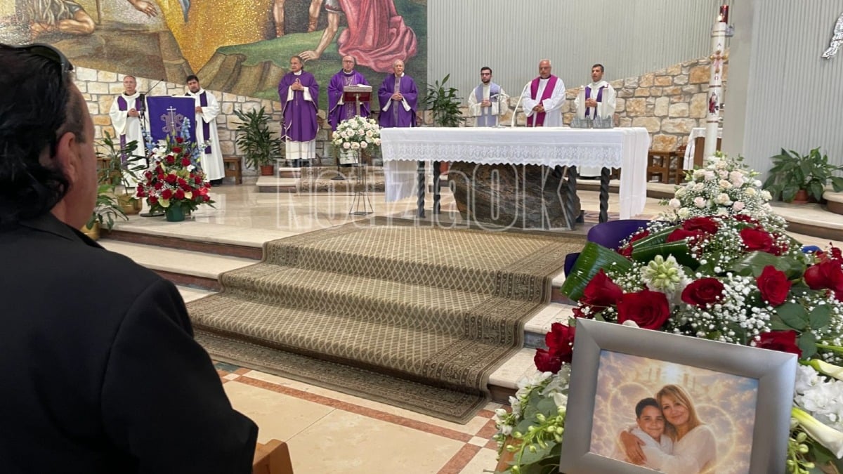 “Chi asciugherà ora le lacrime di Giovanni?”: l’ultimo abbraccio a Francesca Anastasio - Foto: Redazione 