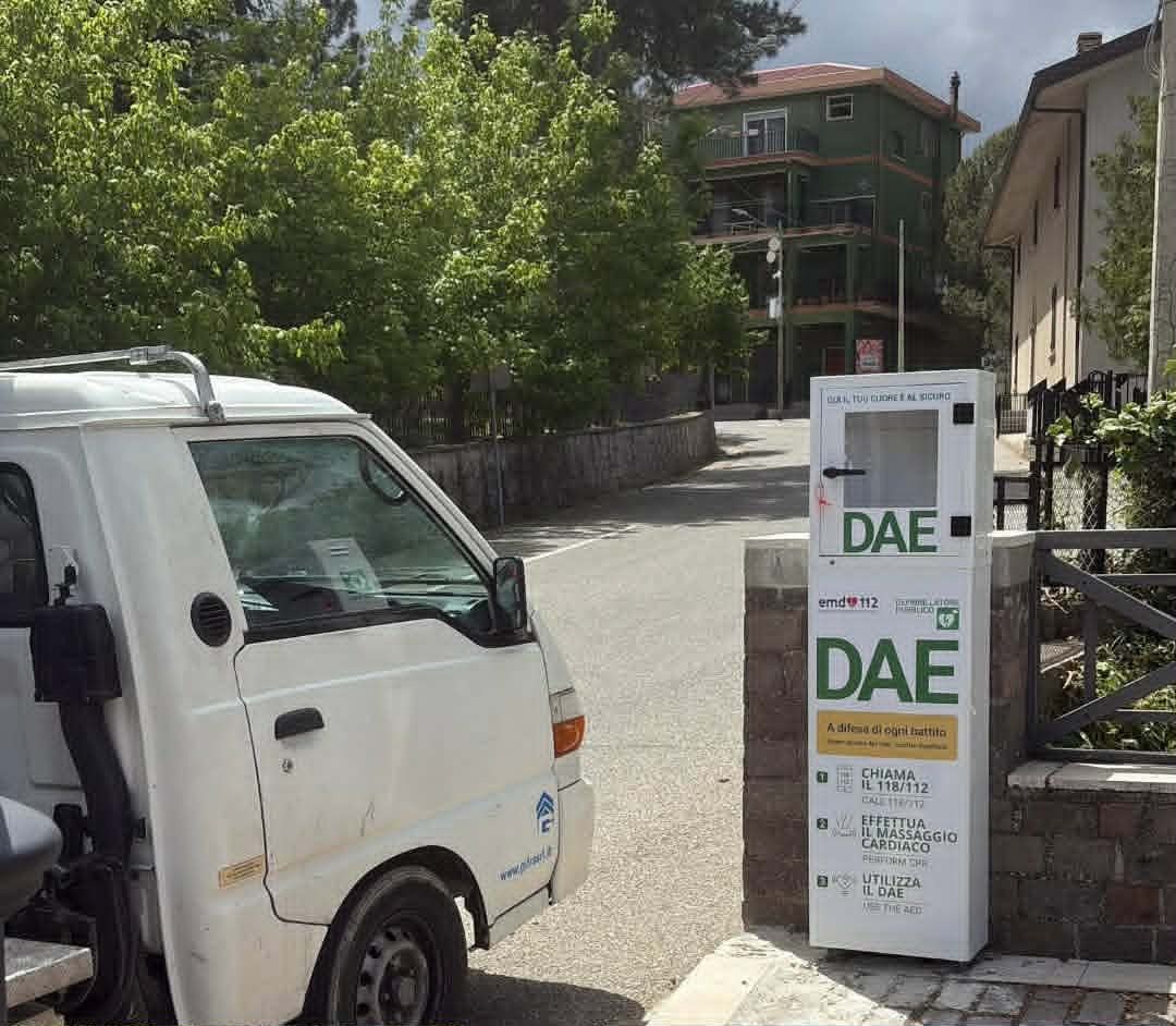 Caccuri: installato il primo totem DAE sul territorio comunale - Foto: Uff. Stampa Comune di Caccuri