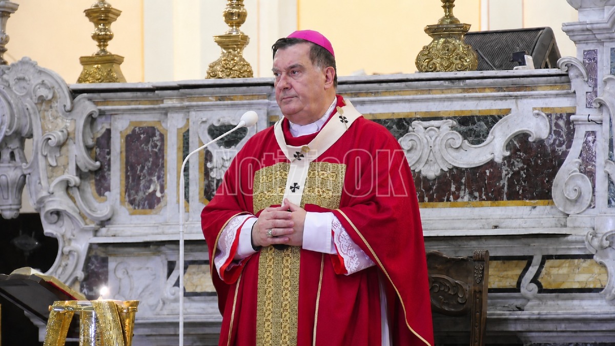 Settennale, “Fate quello che Lui vi dirà”, monsignor Maniago ai piedi della Madonna di Capo Colonna - Foto: Redazione 