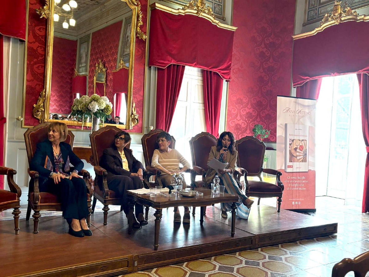 Cosenza - Grande successo per “Per le stanze del mondo” di Anna Settino - Foto: Ufficio stampa Anna Settino scrittrice
