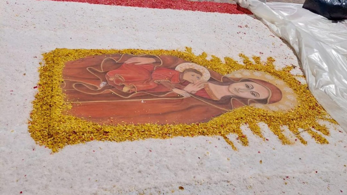 Crotone - Infiorata per la Madonna di Capocolonna, arte e devozione con il Liceo Artistico - 