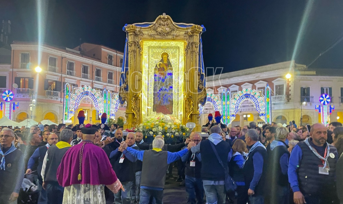 Settennale, partito il lungo pellegrinaggio verso Capo Colonna - 
