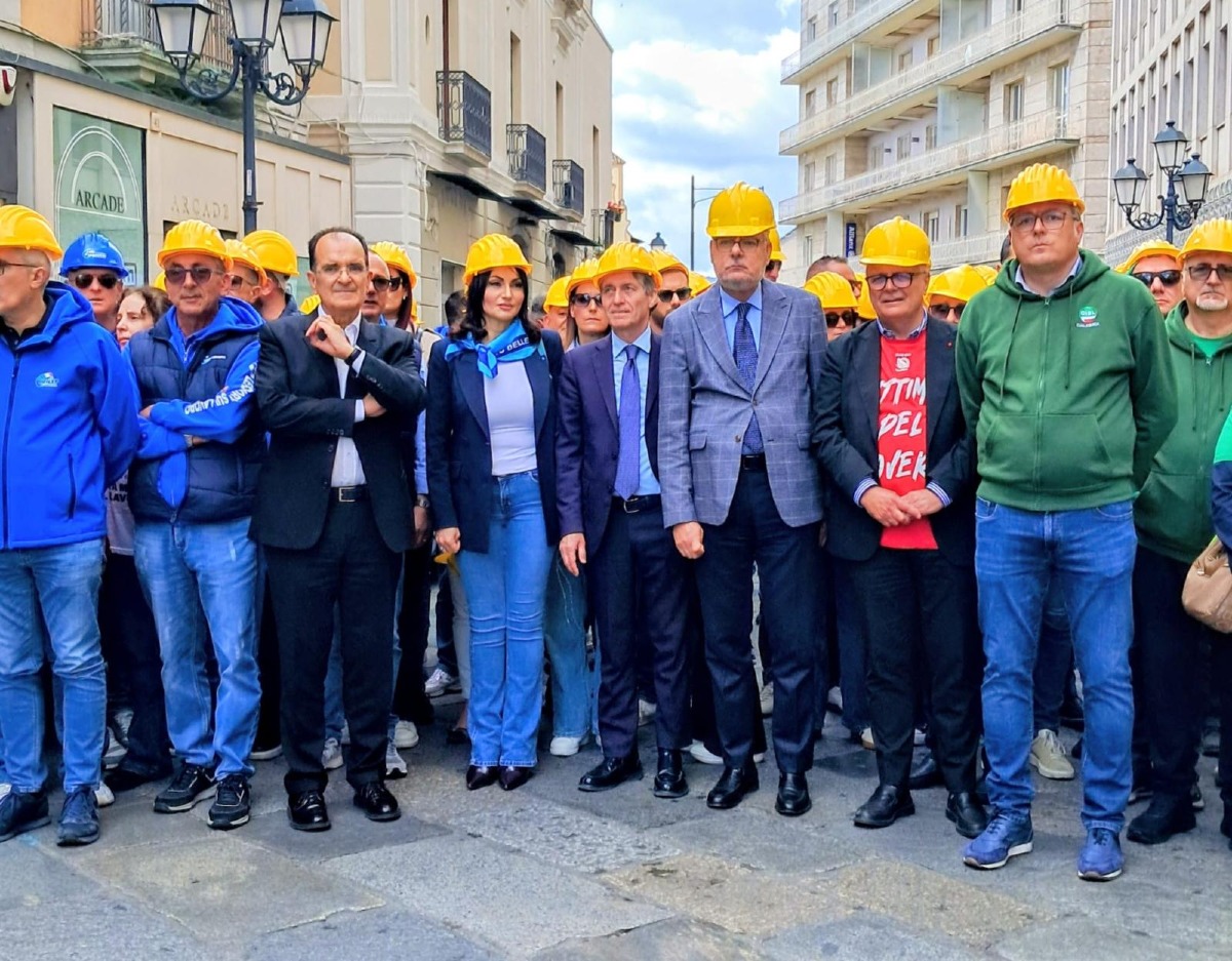 Sicurezza sul lavoro, Bruno alla marcia di Catanzaro: “Non possiamo accettare le morti come fatalità” - Foto: Uff. Stampa Enzo Bruno - Tridico Presidente