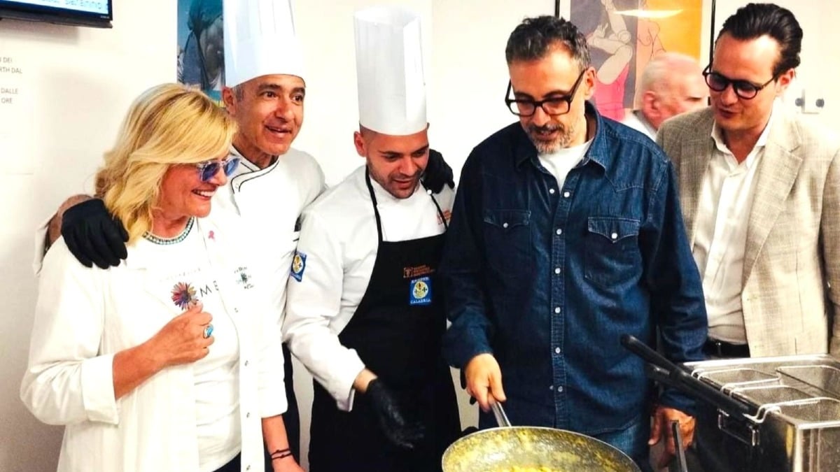 Brunori Sas in oncologia a Cosenza tra musica, sorrisi e vicinanza - Foto: Uff. Stampa Oncomed 