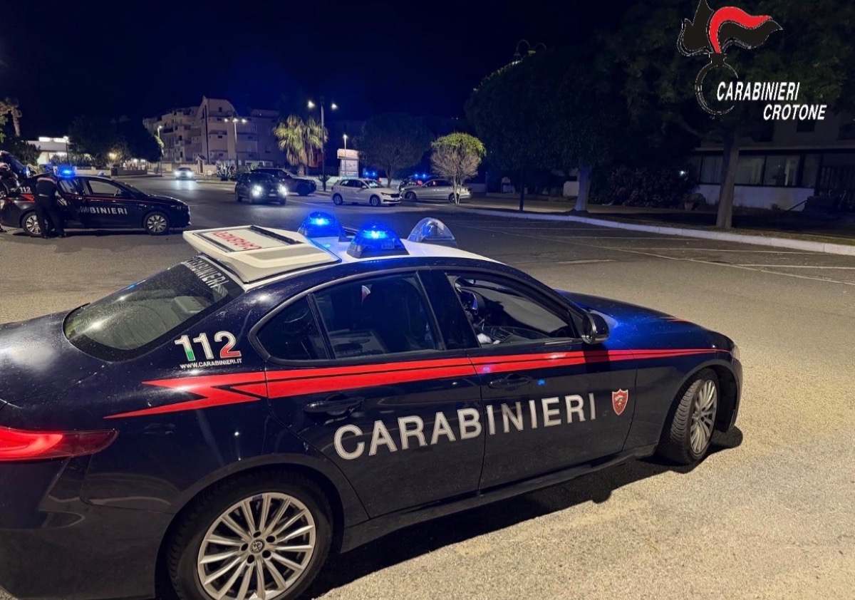 Controlli straordinari nel Crotonese: arresto e 17 multe stradali - 