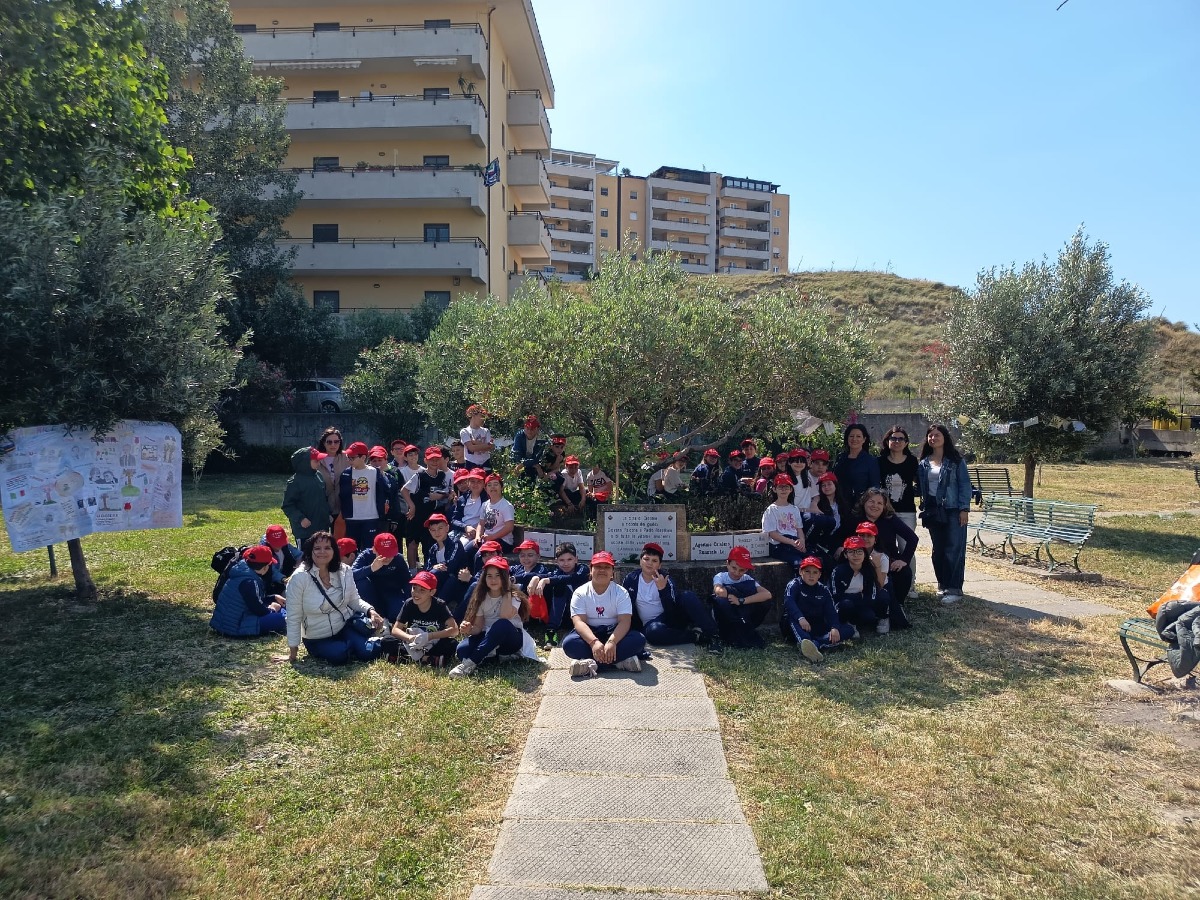 (Foto) Crotone - Gli alunni dell'I.C. Papanice-Alfieri ricordano Falcone - Foto: I.C. Papanice-Alfieri