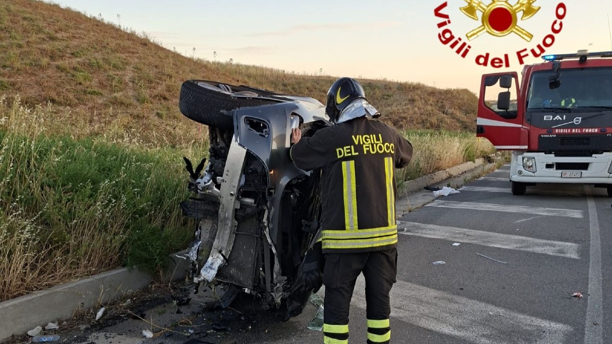 Crotone - Incidente sulla statale 106, interviene l’elisoccorso per i feriti - Foto: Redazione