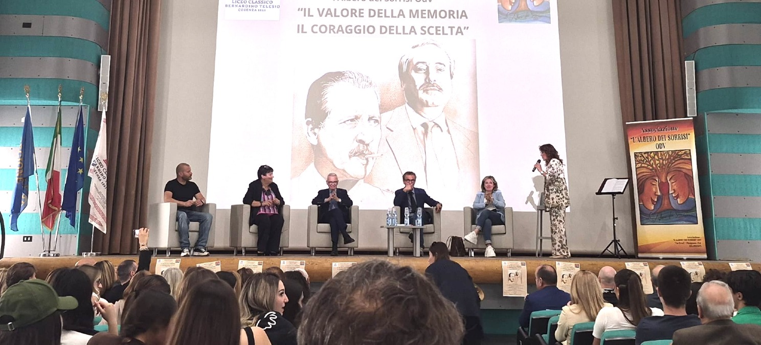 Cosenza, il Cinema Italia apre le porte dopo il raid al Guarasci - Foto: Uff. Stampa Liceo Telesio 