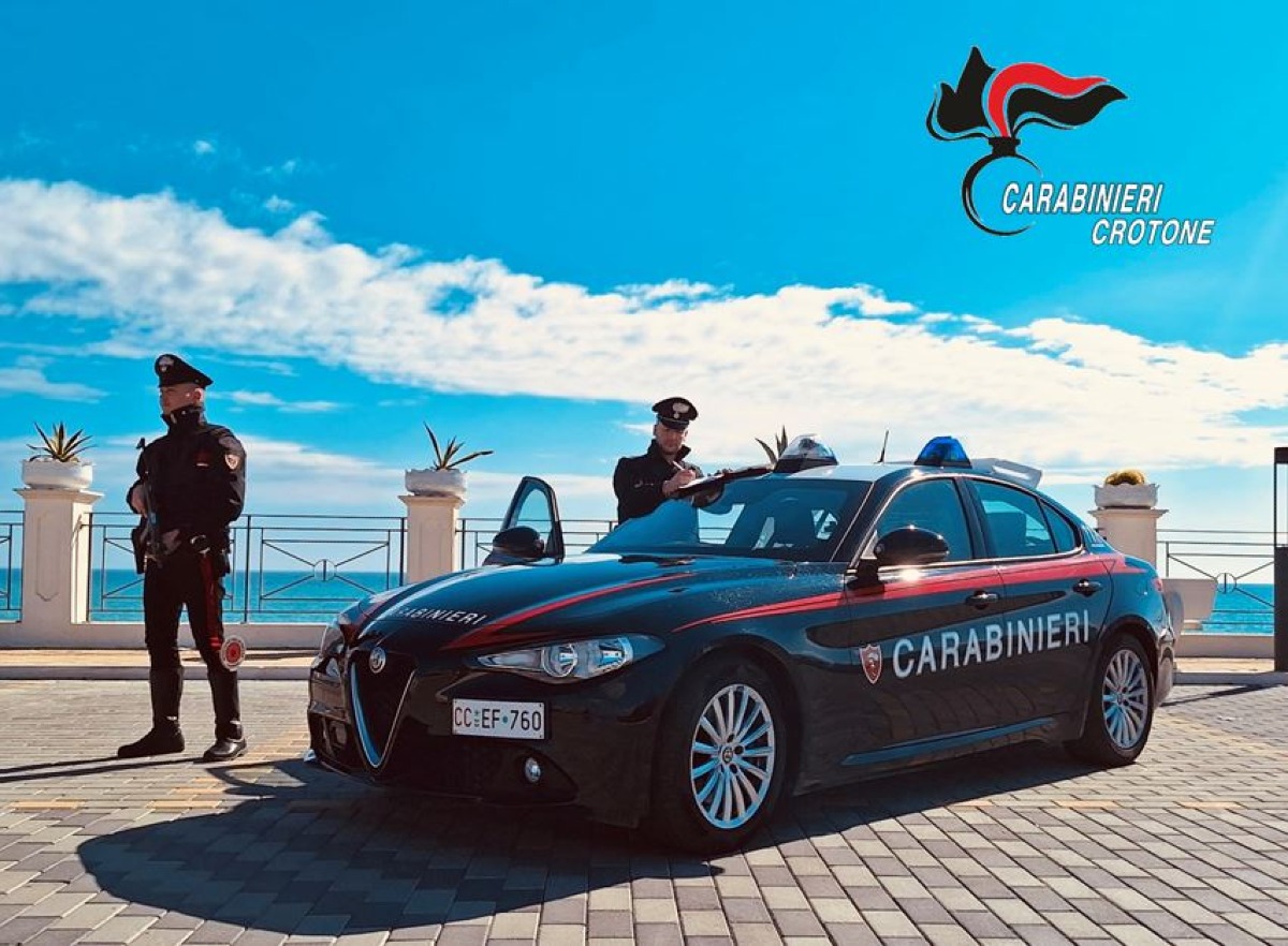 Melissa, intervento nella notte dei Carabinieri: arrestato un uomo per maltrattamenti - Foto: Uff. Stampa Carabinieri 