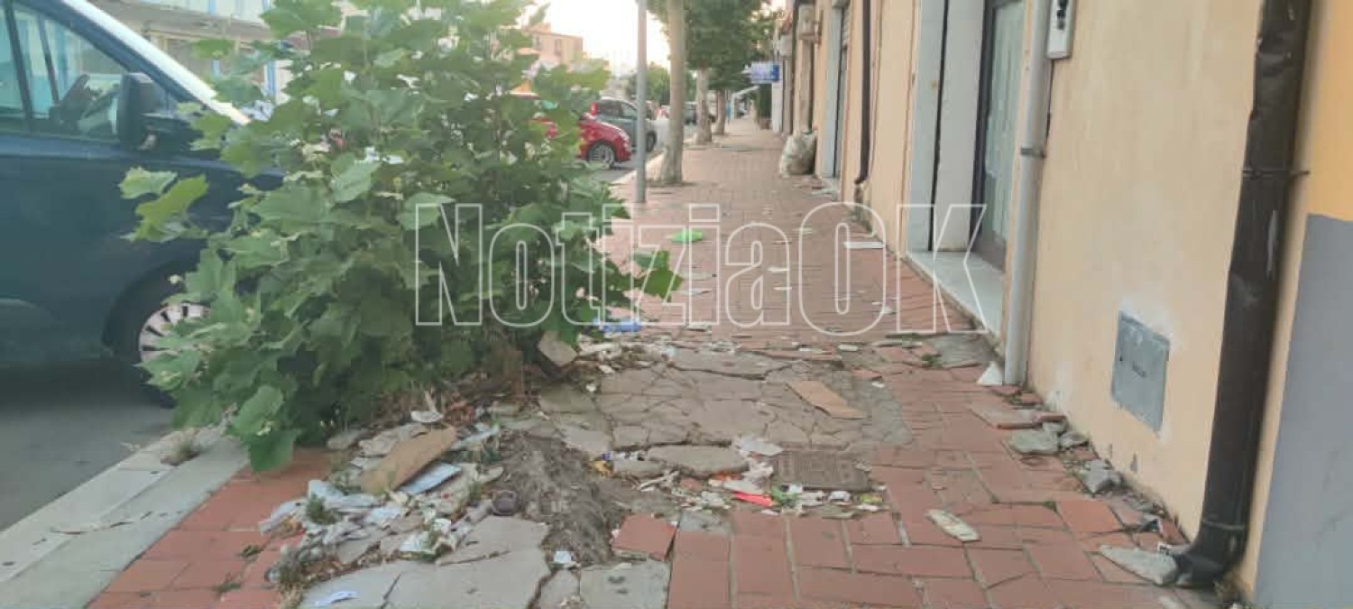 Nei Quartieri di Crotone - Marciapiedi in via Mario Nicoletta: nuove segnalazioni dei cittadini - Foto: Redazione