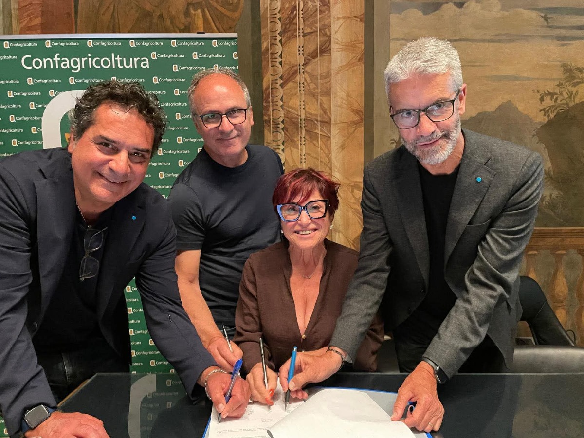 Rinnovato il CCNL operai agricoli e florovivaisti: aumento del 5,1% e nuove tutele - Foto: Uff. Stampa Uila Uil Calabria