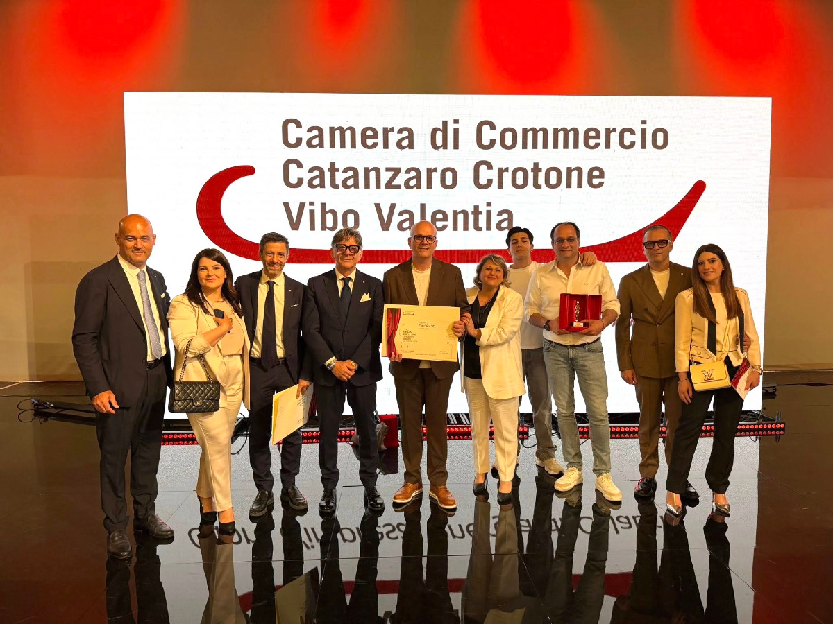 OMCS tra le eccellenze premiate dalla Camera di Commercio - Foto: Pemiazione OMCS