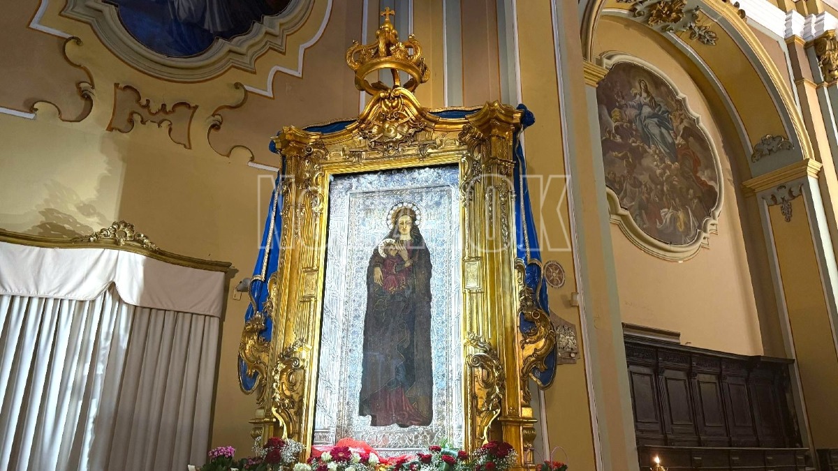 Crotone - Madonna di Capo Colonna, torna al suo posto la corona che si era rotta - Foto: Redazione 