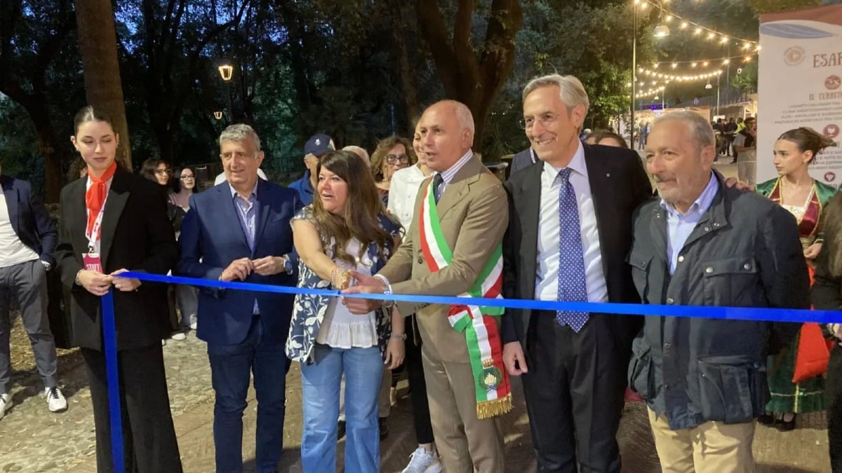 Il capoluogo bruzio celebra le sue eccellenze: inaugurato “Viaggio nelle Terre di Cosenza”
