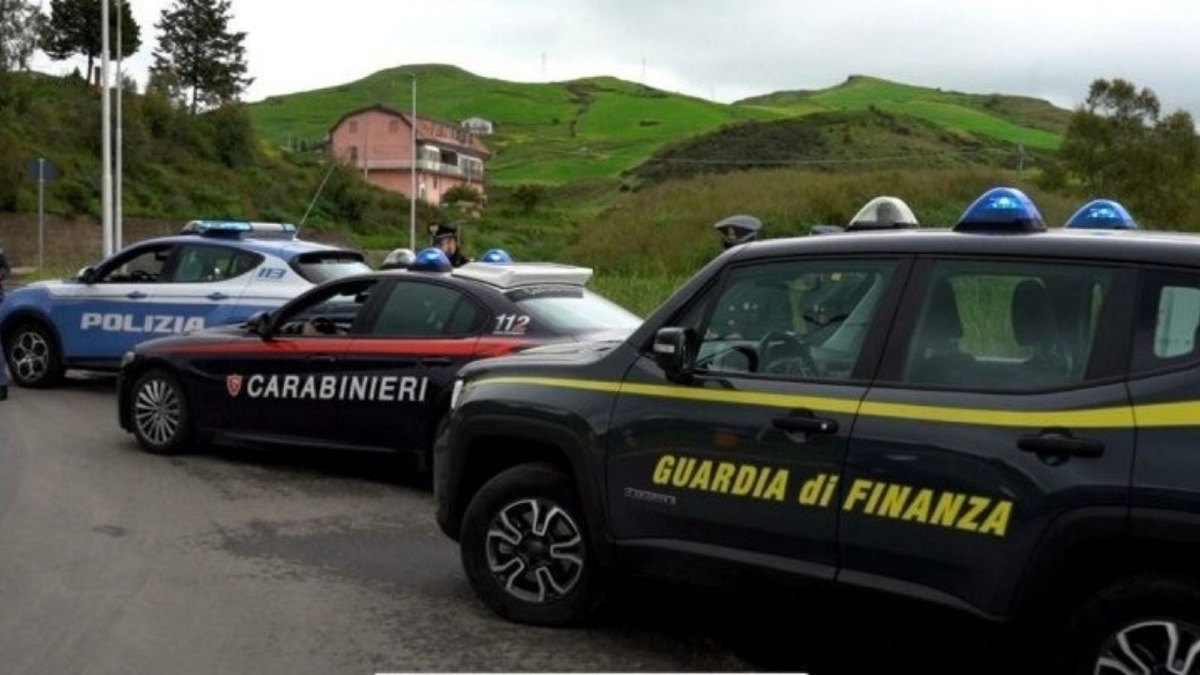 Blitz Focus 'Ndrangheta a Cirò Marina e Torretta: sanzioni per 12mila euro - Foto Uff. Stampa Questura di Crotone
