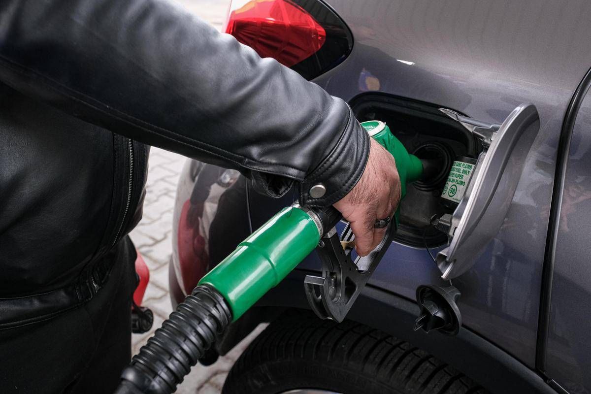 Carburanti, fonti Palazzo Chigi: taglio accise fino al 22 maggio, decreto nei prossimi giorni - 