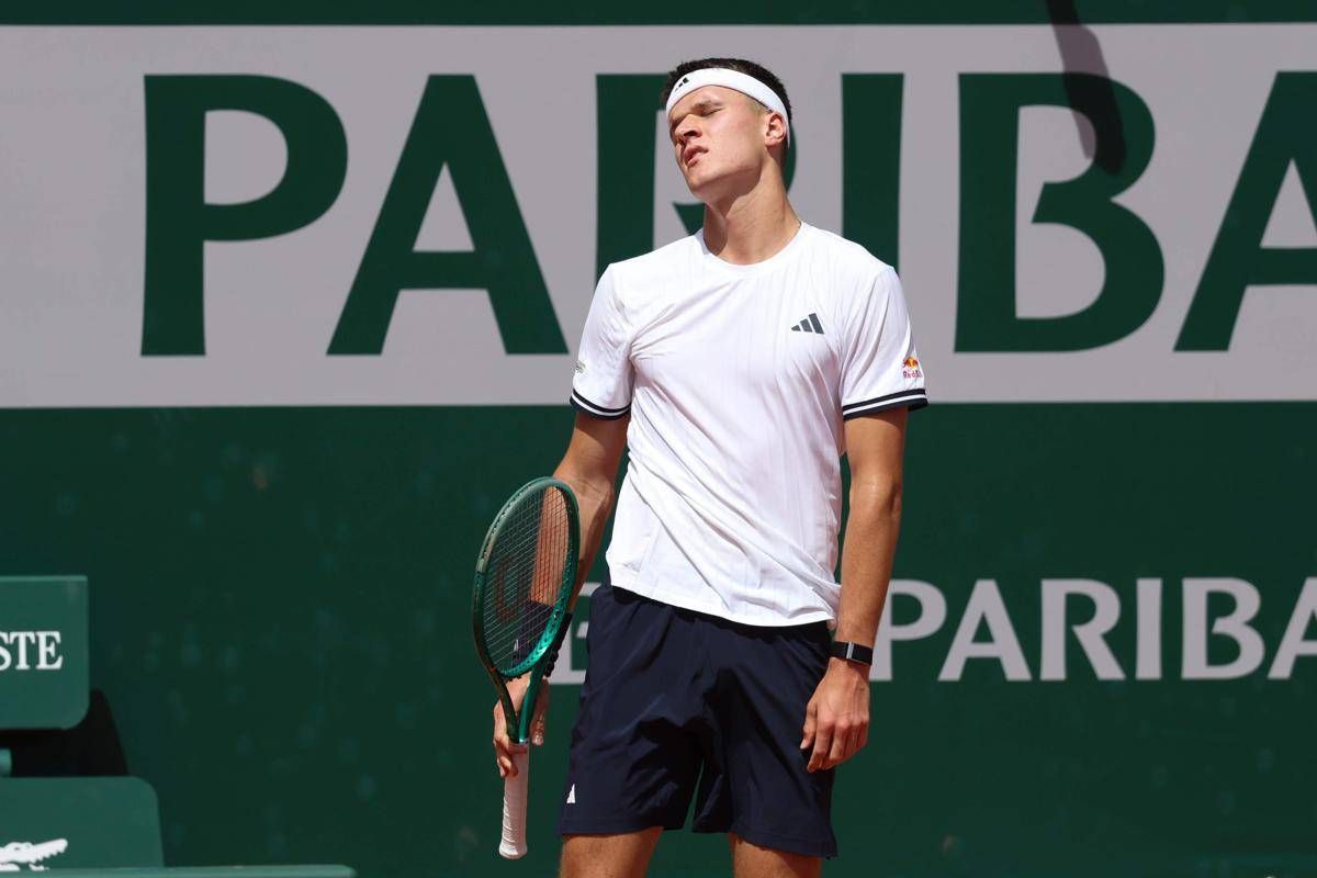 Roland Garros, Mensik eroico: batte Navone (e i crampi) e vola al terzo turno dopo 5 ore di battaglia - 