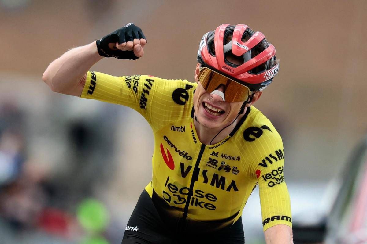 Giro d'Italia, Vingegaard vince la settima tappa ed Eulalio resta maglia rosa - 