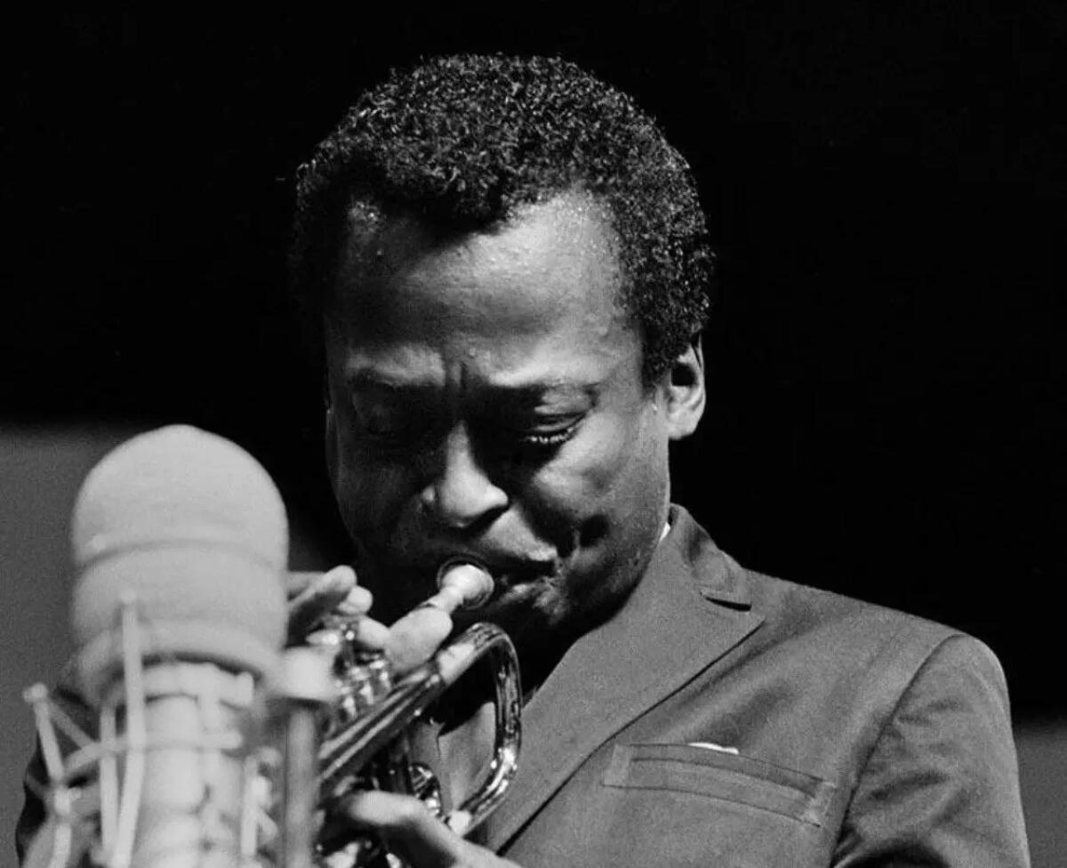 Su tivusat la leggenda di Miles Davis a cento anni dalla nascita - 