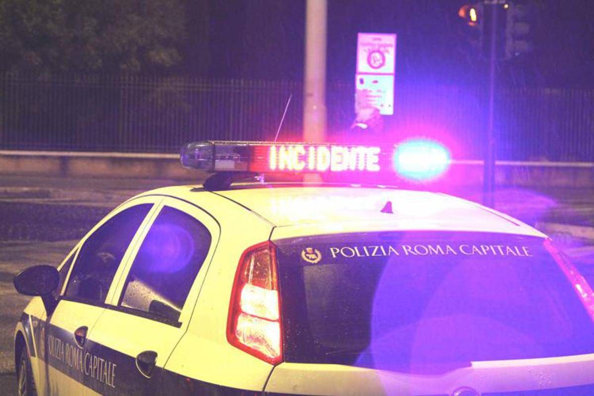 Roma, calciatore muore in incidente sul Gra: squadra ritira la maglia numero 12 - 