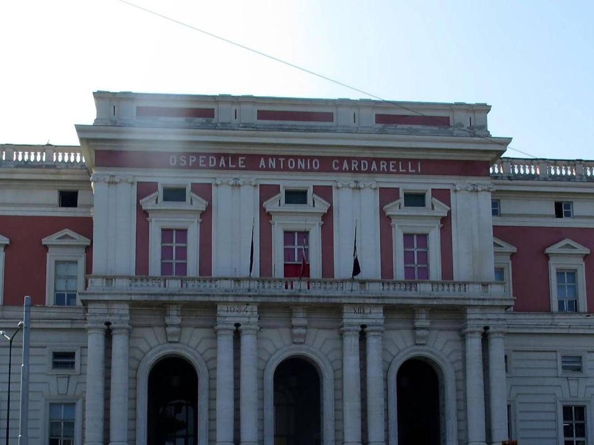 Napoli, paziente si lancia nel vuoto al Cardarelli: tragedia in terapia intensiva grandi ustionati - 