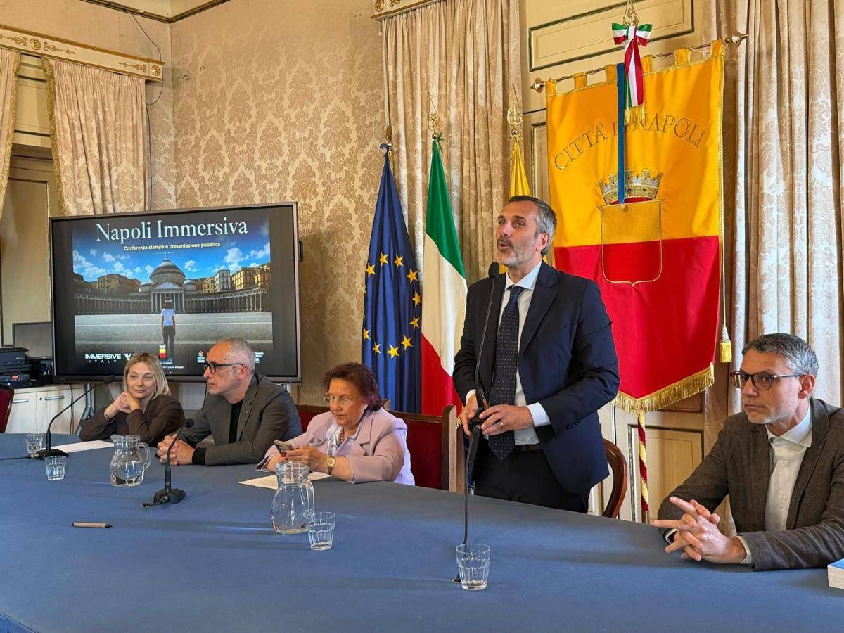 Napoli, presentato oggi al Comune il primo gemello digitale immersivo multi-piattaforma della città - 
