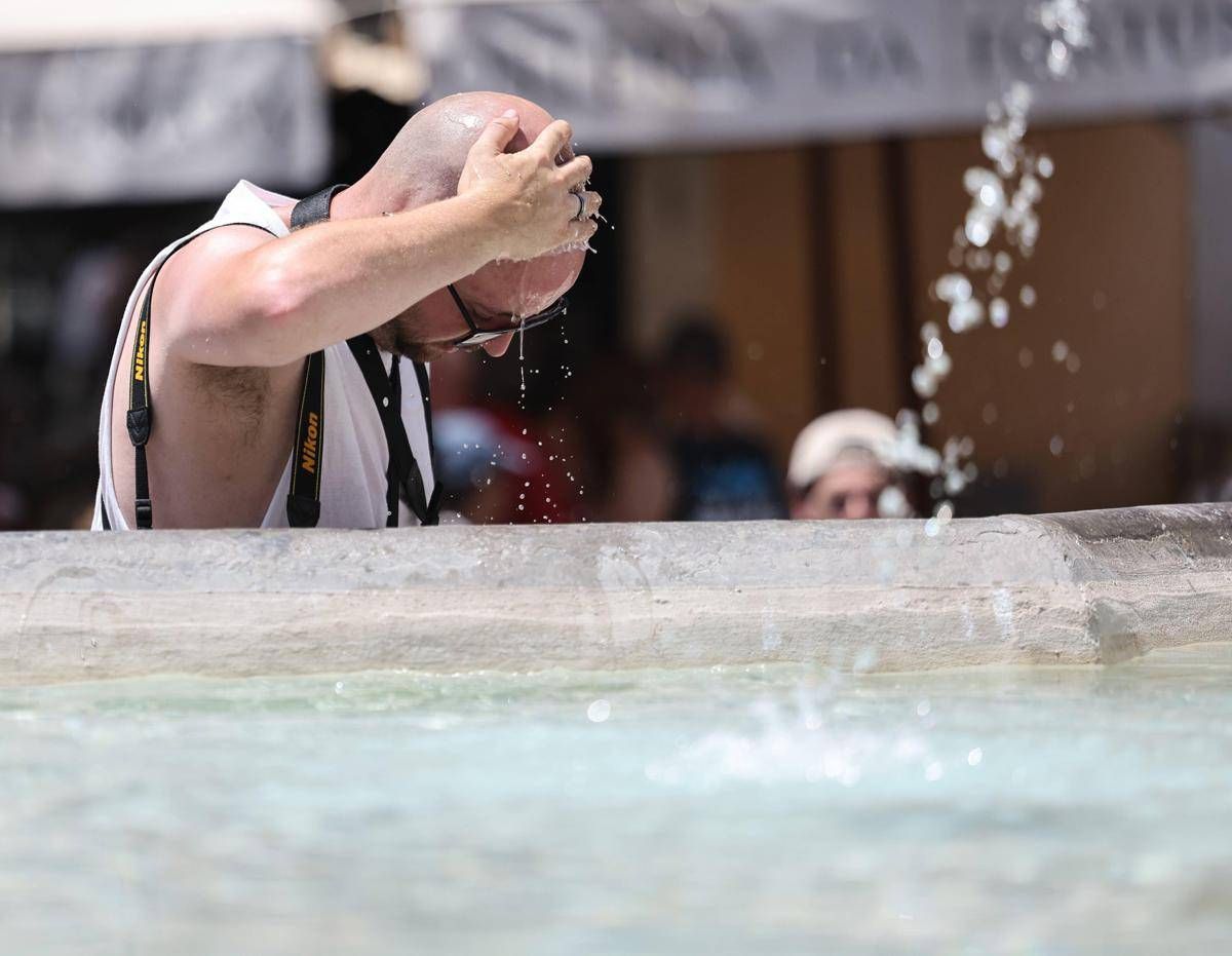 Stop al caldo, arriva la pioggia ma dura poco: sole nel weekend, il meteo - 