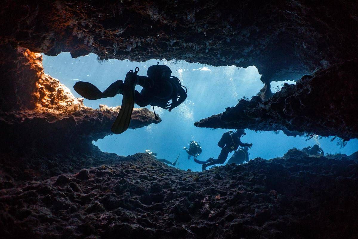 Maldive, recupero corpi dei sub in grotta: team internazionale pronto a nuova immersione - 