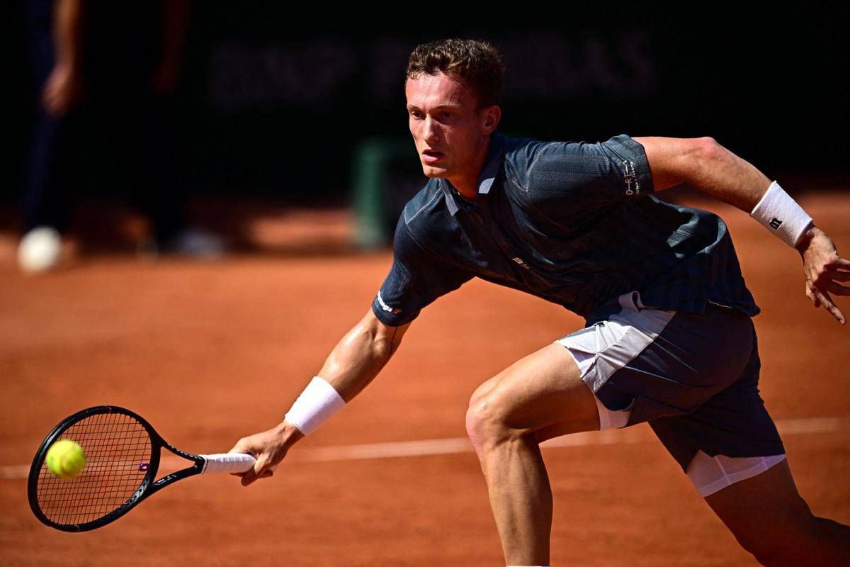 Roland Garros, cade un altro big: Lehecka eliminato da Carreno Busta - 
