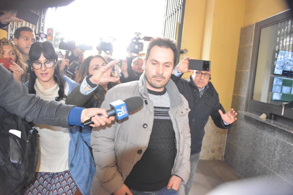 Caso Garlasco, difesa Sempio: "Suo piede incompatibile con impronte killer, no confessione in soliloqui" - 
