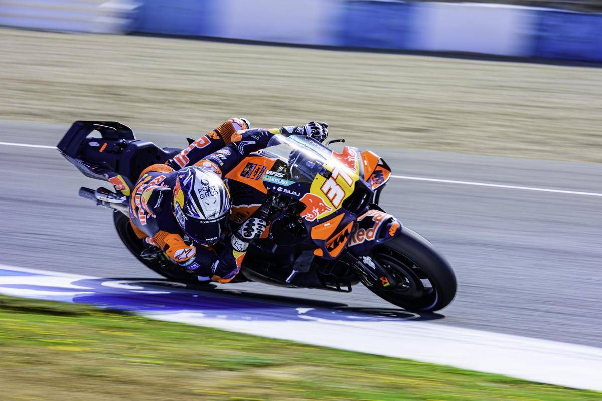 MotoGp, a Barcellona Acosta in pole davanti a Morbidelli. Lontani Bezzecchi e Bagnaia - 
