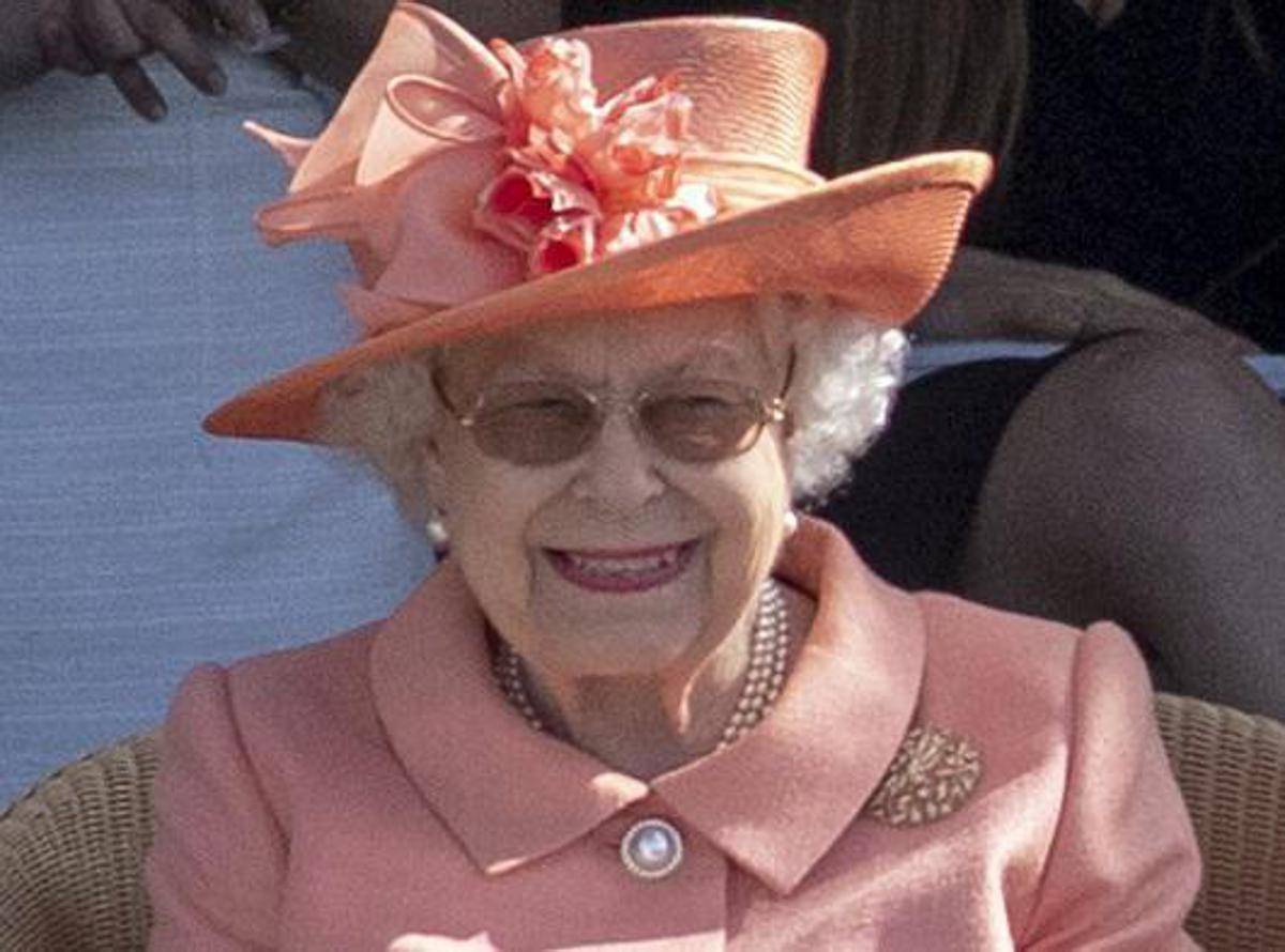 I 100 anni di Elisabetta, re Carlo apre per la prima volta al pubblico le stanze private della regina - 