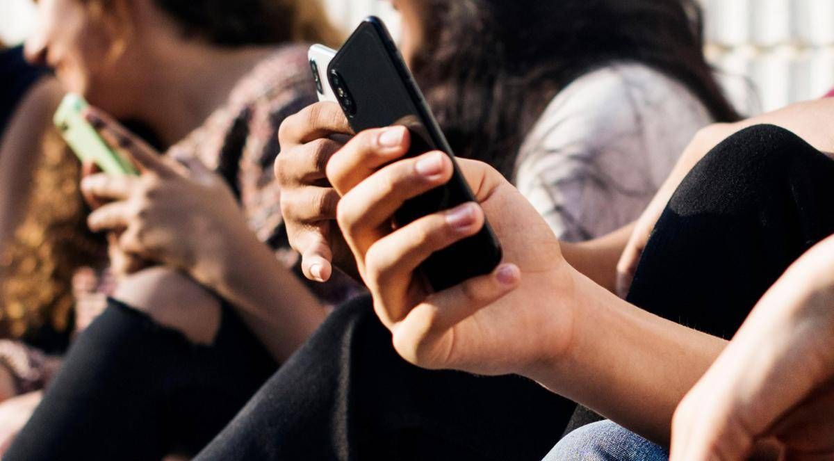 Smartphone spento e niente social, oggi è il Disconnect Day - 