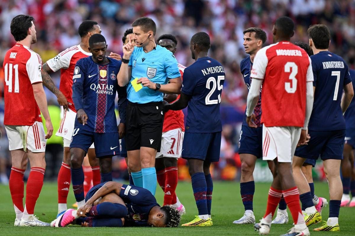 Psg-Arsenal, caos rigori in finale Champions: protestano Luis Enrique e Arteta - 