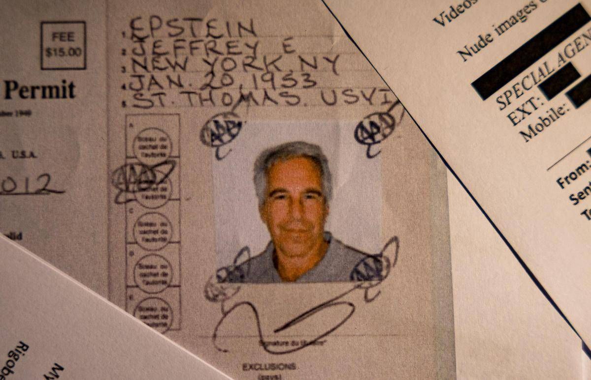 Jeffrey Epstein, il biglietto choc prima della morte: "Indagato per mesi, non hanno trovato nulla" - 
