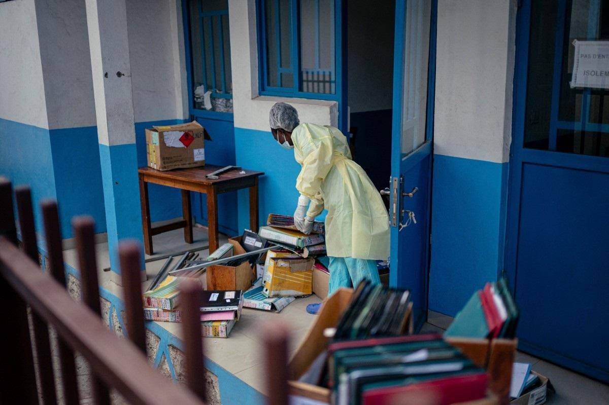 Ebola, ministero della Salute attiva sorveglianza personale organizzazioni da Congo e Uganda: "Compagnie aeree segnalino casi sospetti a bordo" - 