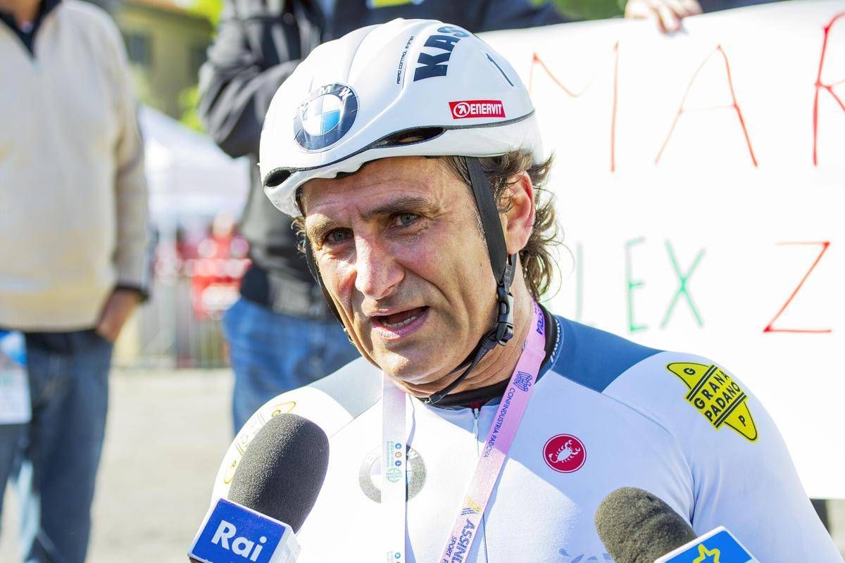 È morto Alex Zanardi: l'ex pilota di Formula 1 e campione paralimpico aveva 59 anni - 
