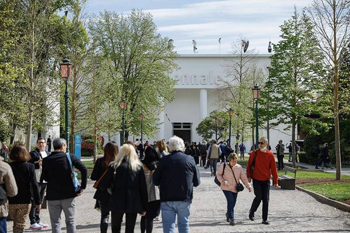Biennale Arte, arrivati gli artisti a Venezia: lavori in corso a padiglione Russia - 