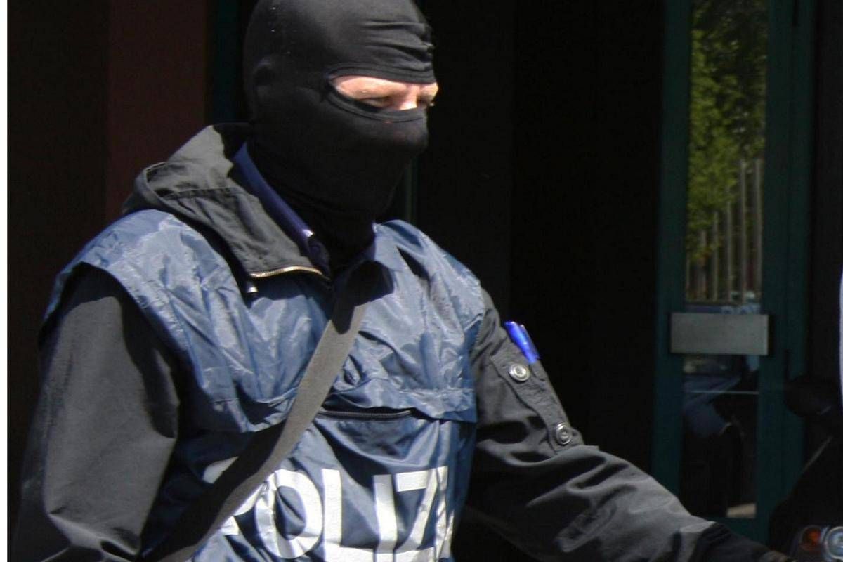 Siena, odio razziale e apologia fascista e nazista: denunciati 13 minori - 