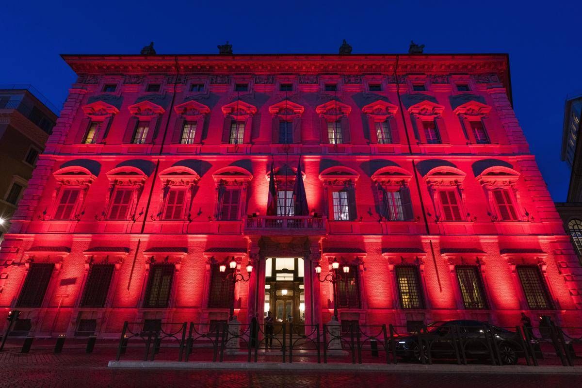 Giornata mondiale sclerosi multipla, l'Italia si illumina di rosso - 